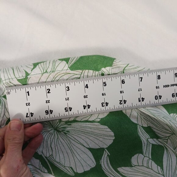 TAHARI,  1X, Linen, Green/White Floral Print Tunic Top, V Neck, Full Cut Beachy - Picture 11 of 14